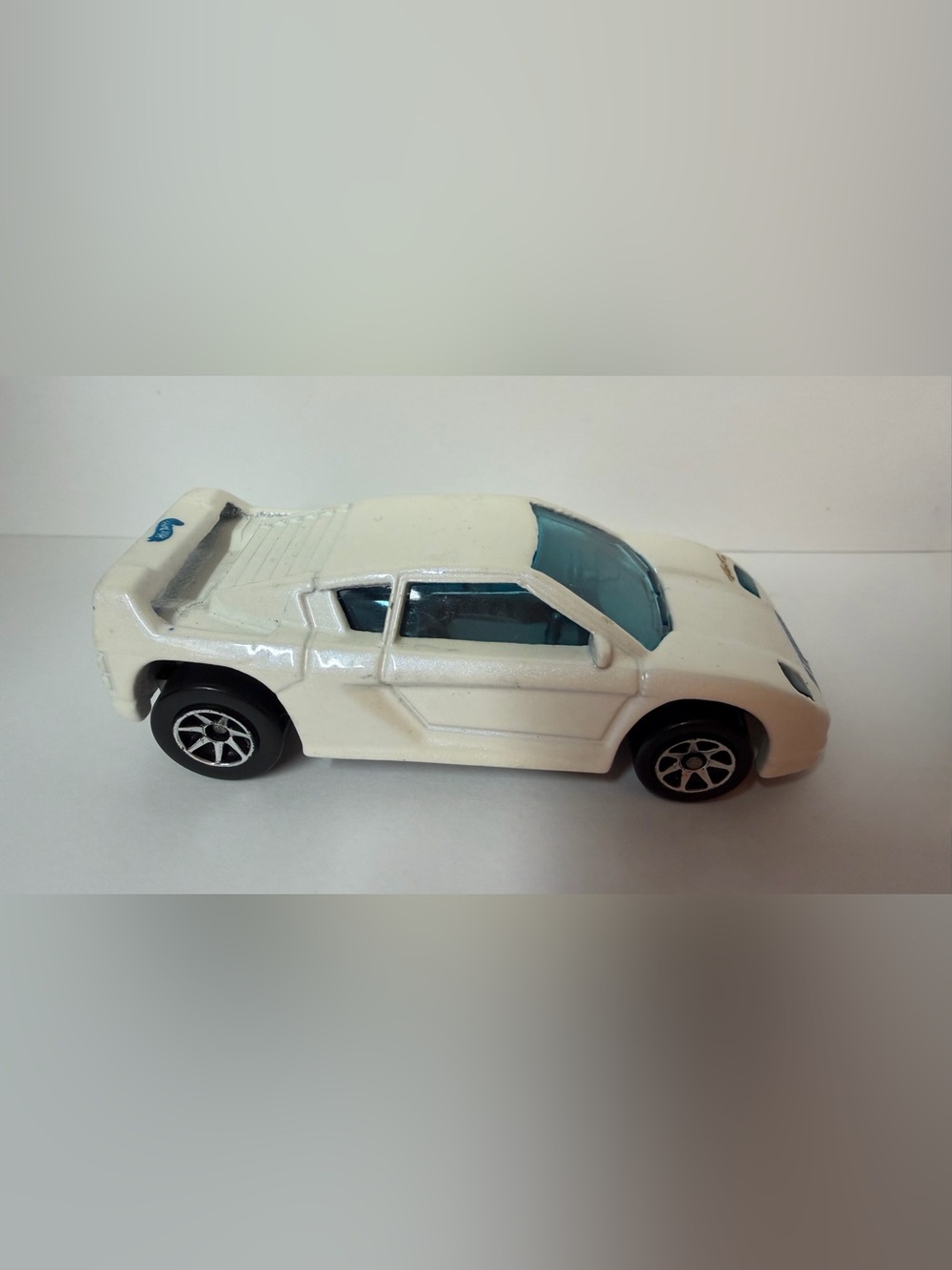 Hot Wheels Zender Fact 4 Fact4 Vintage Toy Super Car Diecast White 1990 Sporty